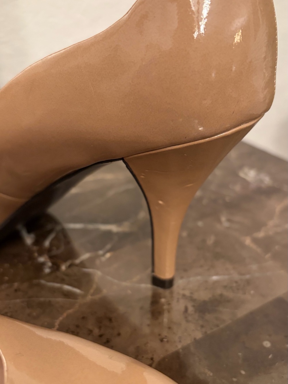 Tahari Pumps Women's Colette Medium Buttercup Patent Heels Size 9M - Picture 12 of 13